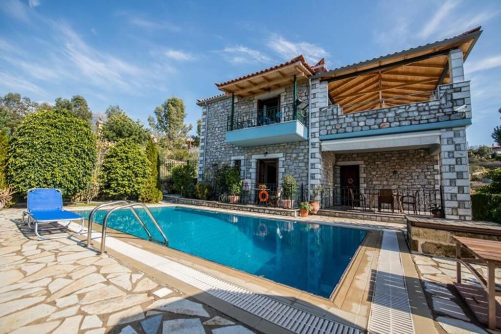 Kelly'S Villa In Stoupa Neokhorion  Eksteriør bilde