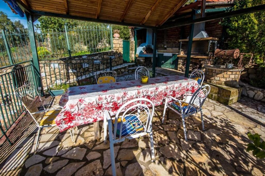 Kelly'S Villa In Stoupa Neokhorion  Eksteriør bilde