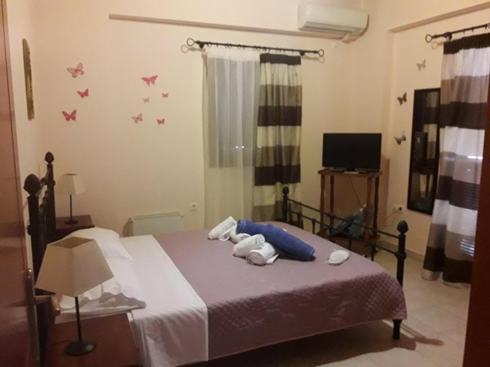 Kelly'S Villa In Stoupa Neokhorion  Eksteriør bilde